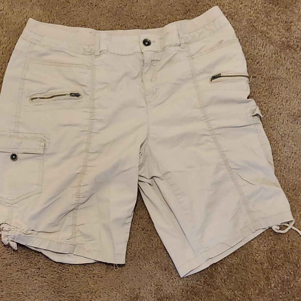 Bermuda Shorts size 18w.